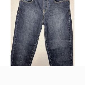 Levi's Pull On Skinny, In Size 4, Medium Blue W